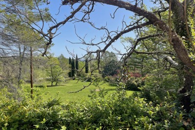  Villa de Vaussiere zicht tuin 